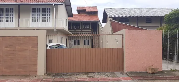 Apartamento com 2 dormitórios no Campeche