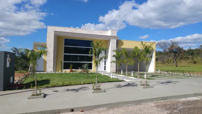 Casa alto padrão para venda com 03 suítes condominio marinas di caldas em Caldas Novas GO