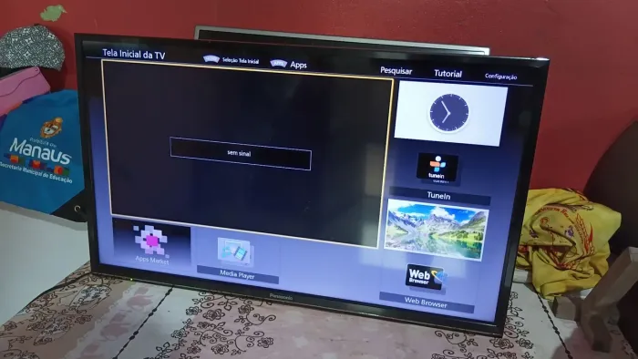 Vendo 2 tvs funcionando e 3 com defeitos.