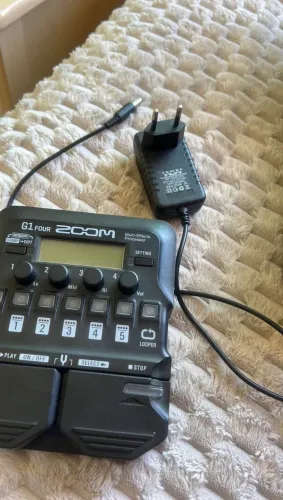 Pedaleira Zoom G1 Four