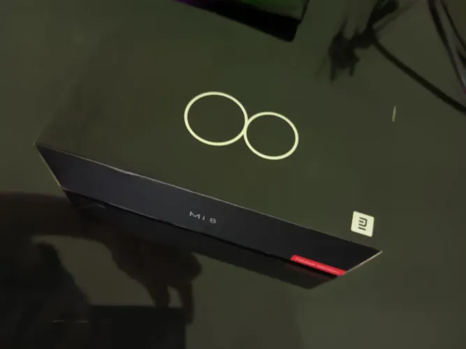 Xiaomi Mi 8 com defeito ? liga mas sem imagem