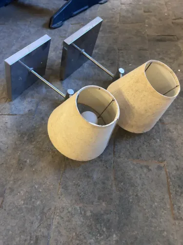 Abajur de parede com cúpula