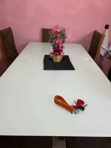 Vende mesa 6 cadeiras