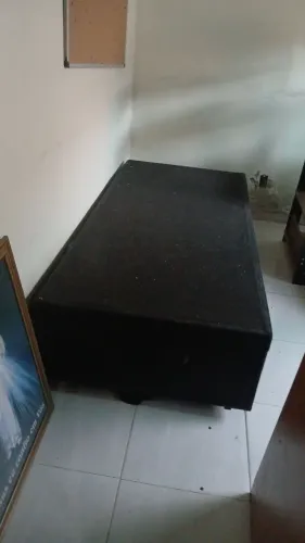 Vendo cama box com baú semi nova