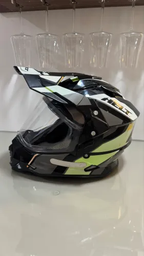 CAPACETE HELT C/ ÓCULOS INTERNO