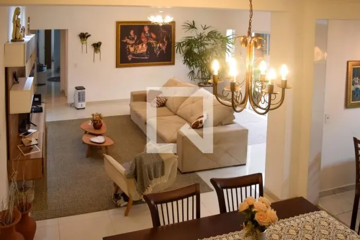 Casa à Venda - Vila Carrão, 4 Quartos, 252 m2
