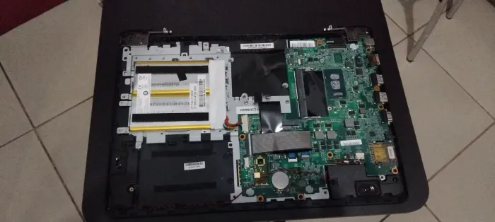 Placa-mãe notebook positivo com defeito