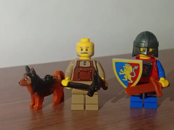 LEGO soldado Medieval, Ferreiro e cachorro