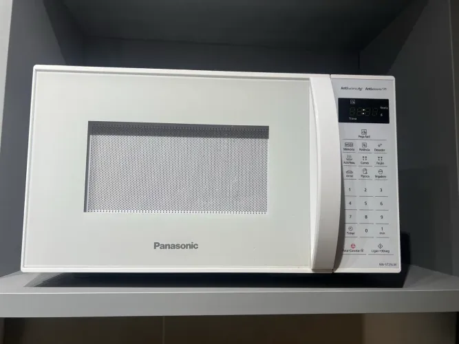 Microondas Panasonic 21L 220v