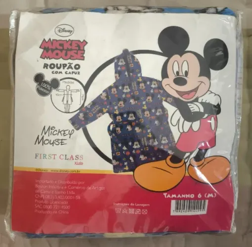 Roupão infantil c/ capuz em microfibra, modelo Mickey, da marca First Class.