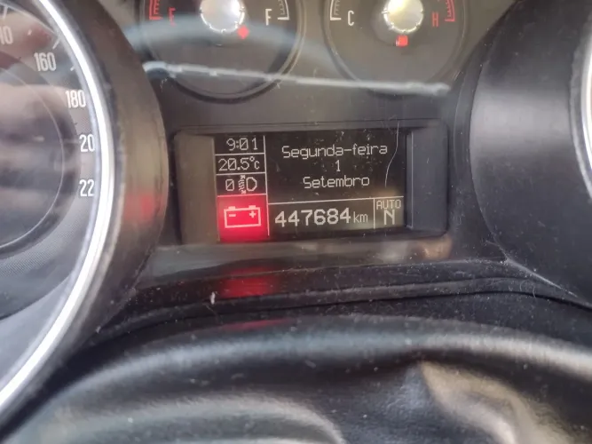 Fiat Linea Essence Dualogic 1.8 Flex 16V 4P 2015