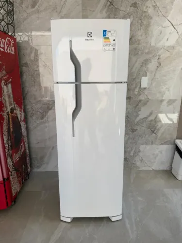 Geladeira Electrolux 260L Duplex Branca