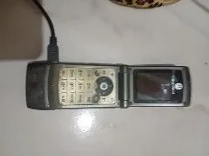 Relíquia w375 Motorola, sem tampa de trás