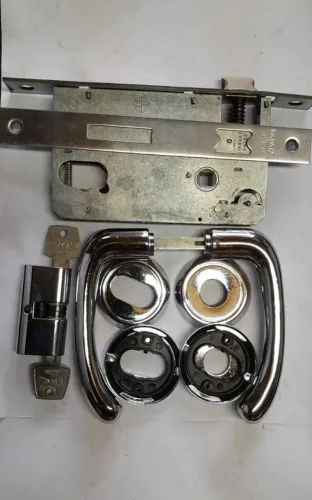 conjunto papaiz externa 55mm + maçaneta e rosetas cromadas