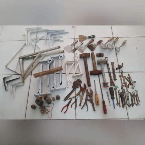 Várias ferramentas
