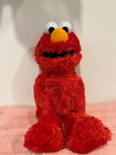 Boneco Elmo Pelúcia Vila Sésamo (Ele Fala!)