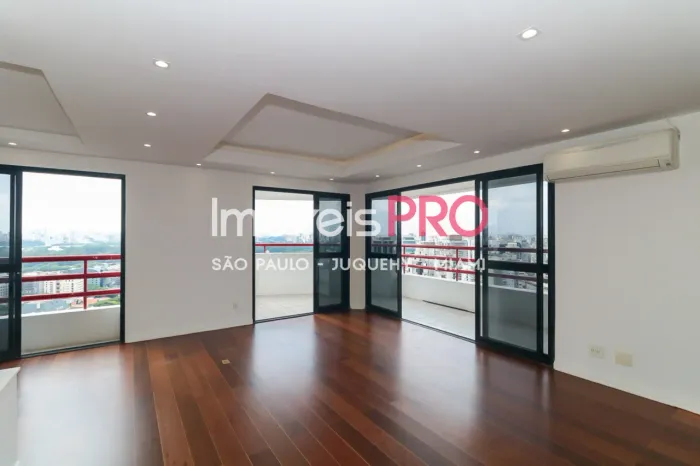 COBERTURA TRIPLEX - ITAIM BIBI- 300M²- 4 SUÍTES- 4 VAGAS- DEPÓSITO- VISTA LIVRE