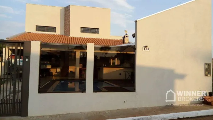 Sobrado à venda, 280 m² por R$ 690.000,00 - Paranagi - Sertaneja/PR