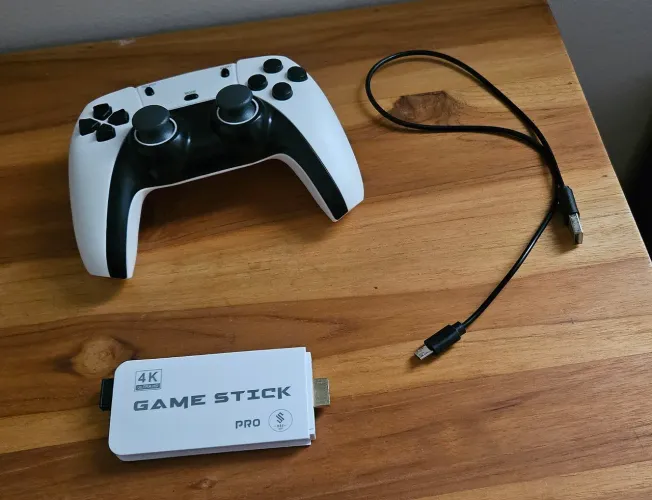 Game Stick Pro 4K + 1 Controle Funcionando (Usado)