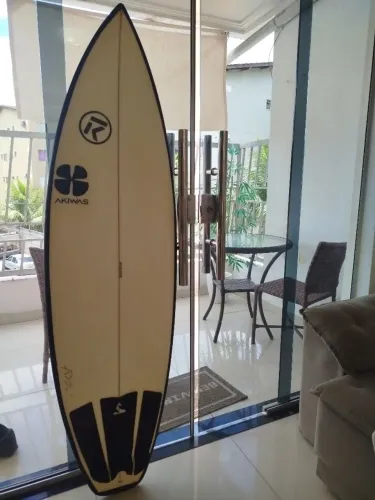 Prancha de surf Akiwas 650 reais