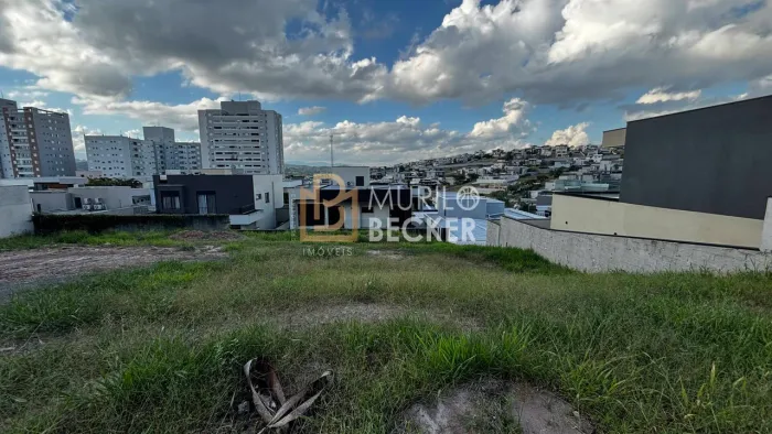 Terreno para venda 450m² no bairro Urbanova