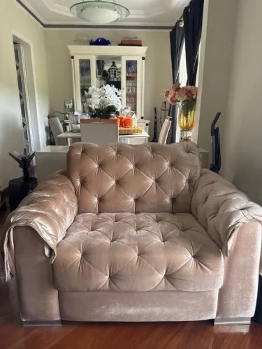 Poltrona Capitonê Champagne