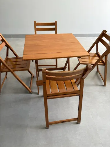 Mesa com cadeiras