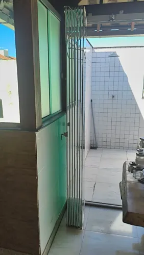 Vende-se cortina de vidro completa só precisa de manutenção