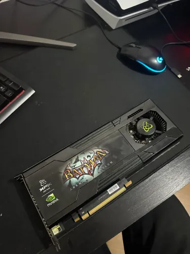 Vendo placa de vídeo XFX GeForce GTS 250 Batman Edition