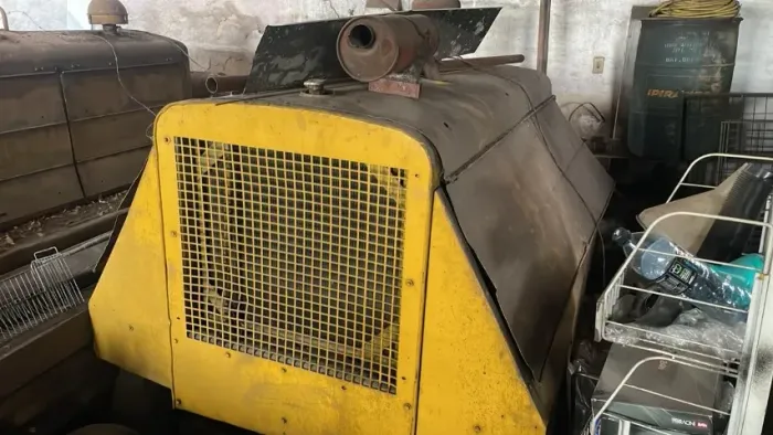 Compressor de ar a Diesel Ingersoll DR250 Diesel poço artesiano Funcionando  