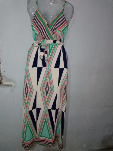Lote de vestidos longos/macacão /saias longas