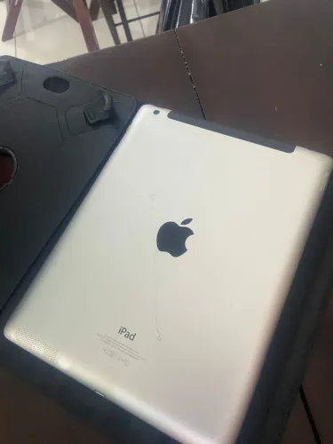 iPad semi novo
