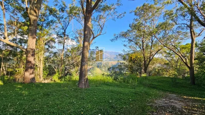 Terreno Exclusivo de 2.900 m² com platô e Vista Panorâmica no Condomínio Mundeus