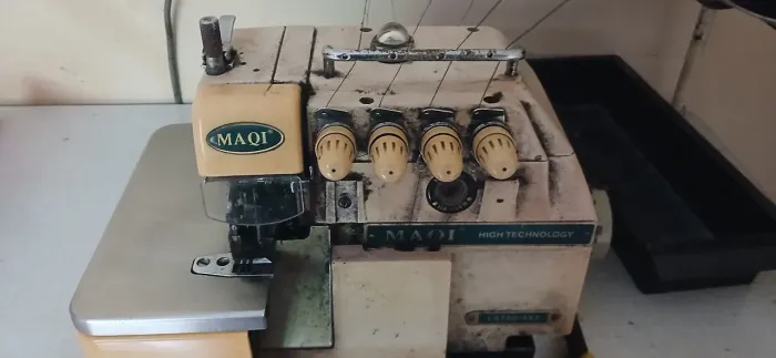 Maquina interlok