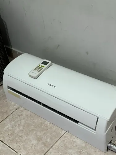 Ar Condicionado Agratto 9000btus gelando muito 
