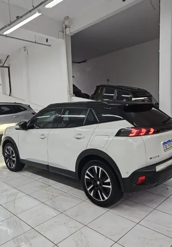 Peugeot E-2008 5P Aut. (elétrico) 2023