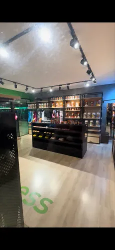 ARMÁRIOS PRATELEIRAS GÔNDOLA PREMIUM PARA LOJA DE SUPLEMENTOS, ROUPAS OU VAREJO
