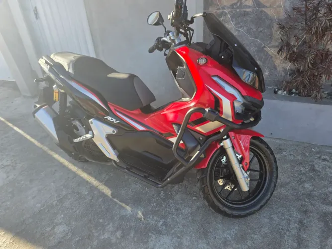 ADV 150cc - Impecável