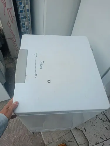 Mini freezer 127v / 100 litros funcionando perfeitamente