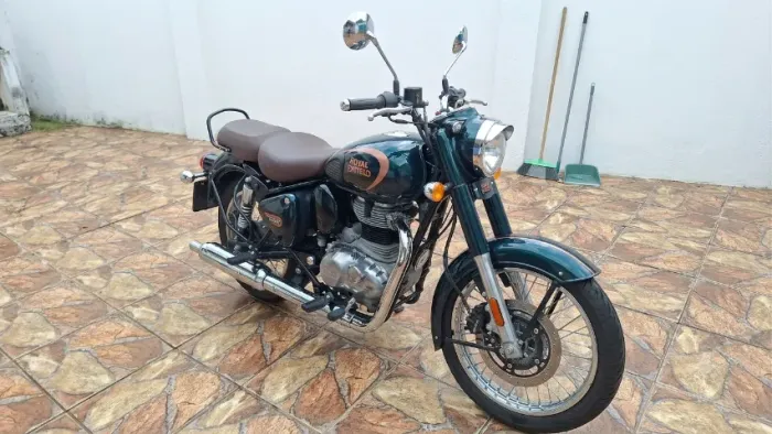 Royal Enfield Classic 350 Halcyon Green 2023 - Único Dono