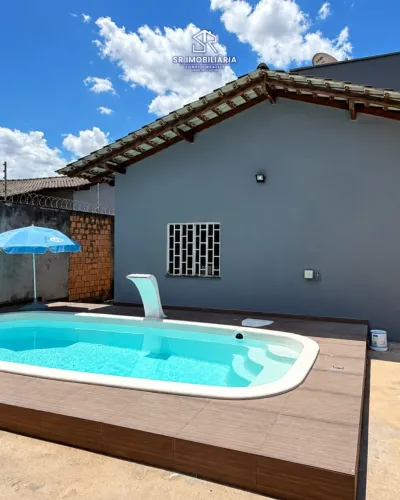 Vende-se casa no centenário com piscina energia solar toda documentada.