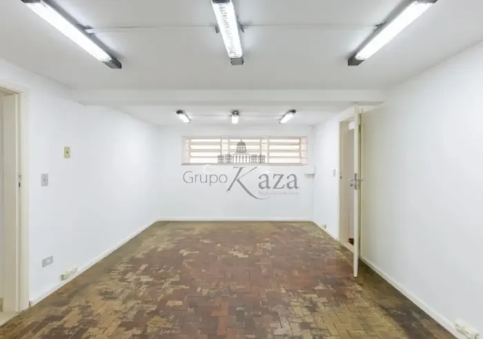 Casa Comercial e Residencial - Itaim Bibi - 4 Dormitórios - 136m².