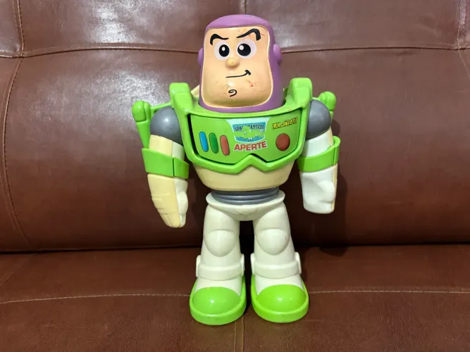 Boneco Buzz.