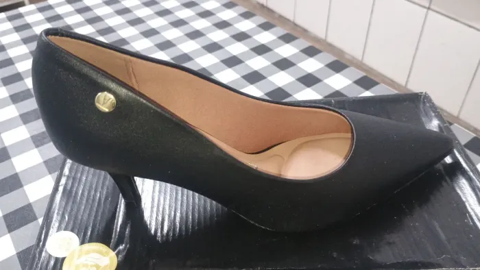 Scarpin preto Vizzano