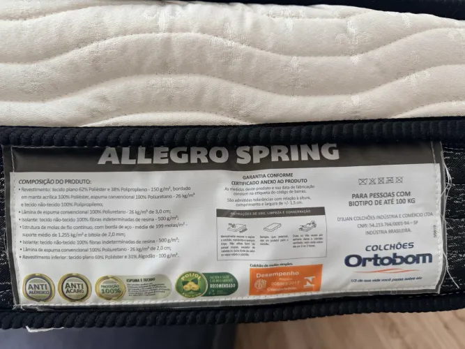 Cama box de molas solteiro. Vai uma saia de brinde
