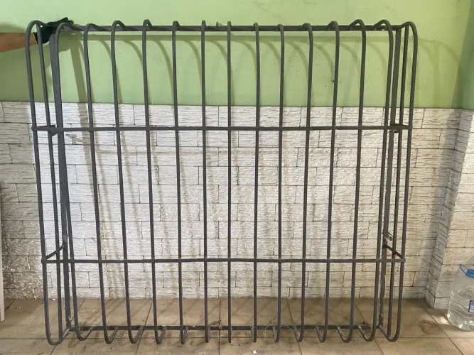 Vendo grade 1,60x1,50 largura - ferro