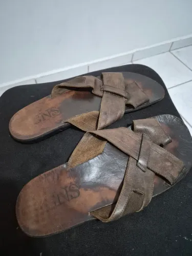 Sandália masculina CNS em couro legítimo