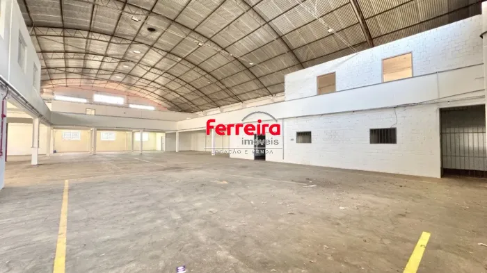Galpão/Depósito/Armazém para Alugar no bairro Sarandi com 1892 m² de Área Útil