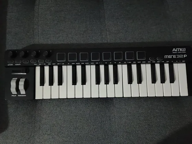 Teclado controlador Midi AMW MINI 32PAD