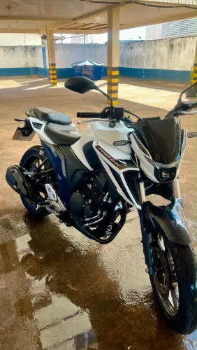 Vendo fazer FZ 25